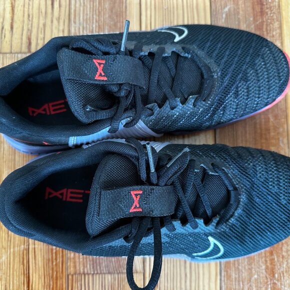 Womens Size 9 Nike Metcon 9 in black/metallic silver/purple/red - Picture 6 of 10